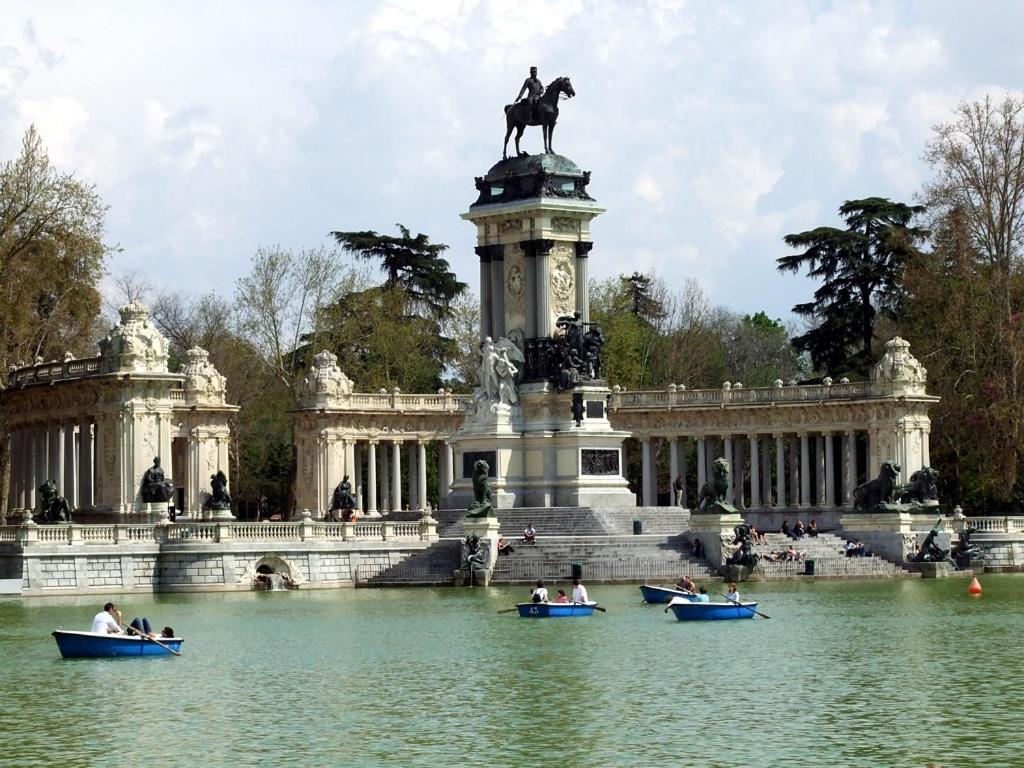 Апартаменты La Casita De Cibeles Мадрид Экстерьер фото